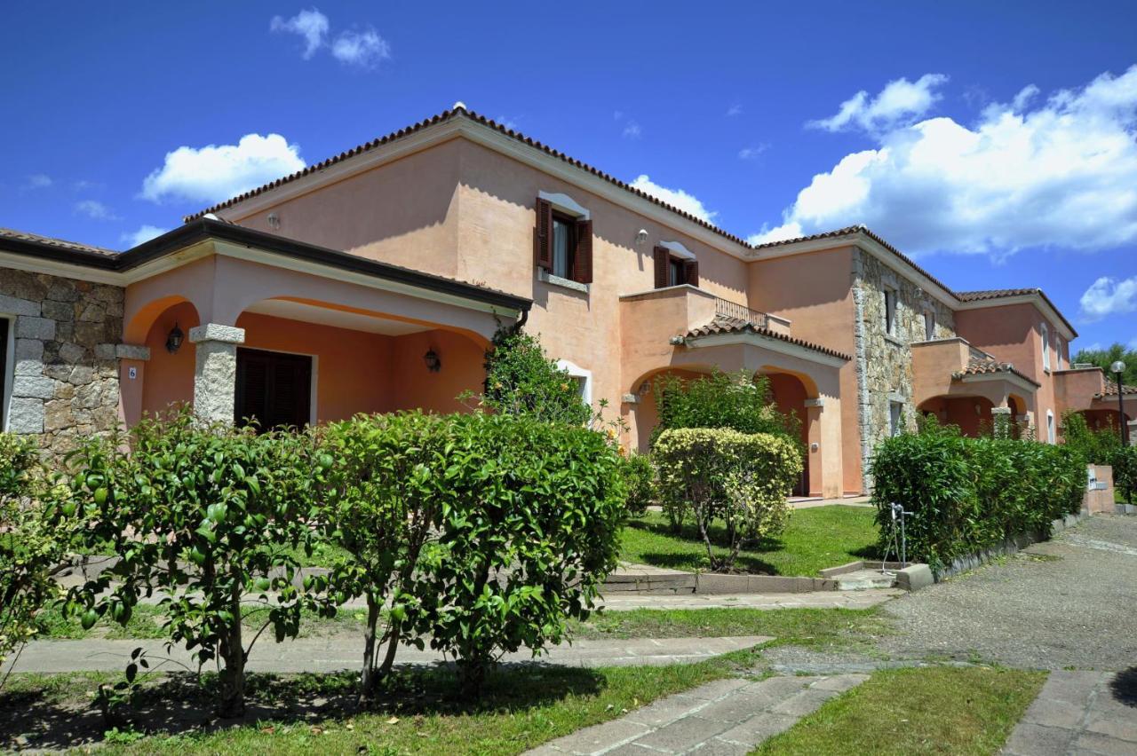 Residence Stella Marina San Teodoro  Eksteriør billede